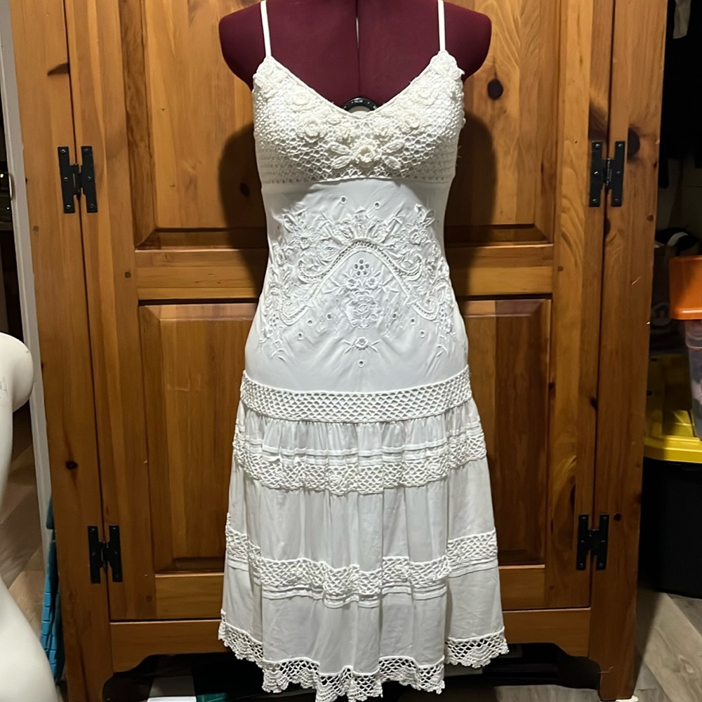 Sue Wong White Embroidered Crochet-Trim Sundress